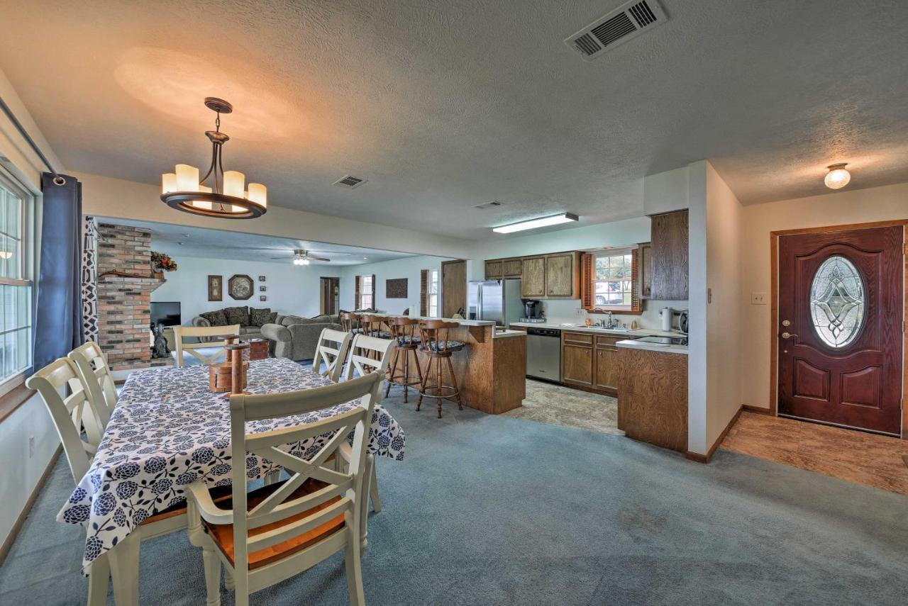 Lakefront Livingston Home With Dock, 1 Mi To Launch! Exterior foto