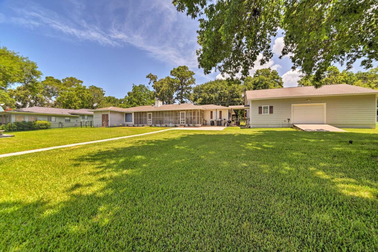 Lakefront Livingston Home With Dock, 1 Mi To Launch! Exterior foto